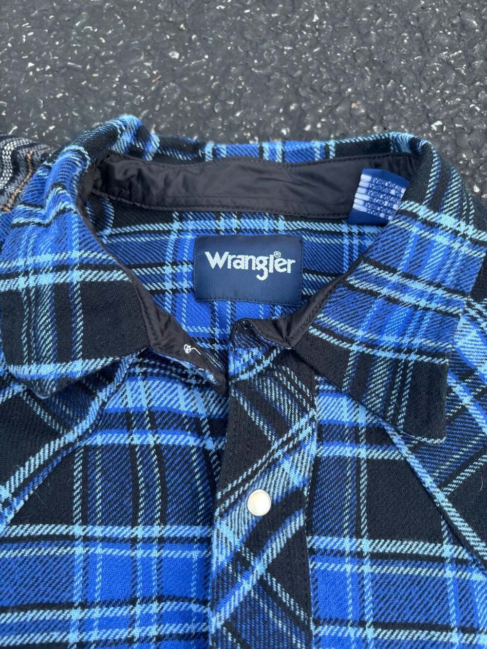 (2)Wrangler Mens Blue and Black Plaid Pearl Snap heavy Flannel size XL - Picture 3 of 10